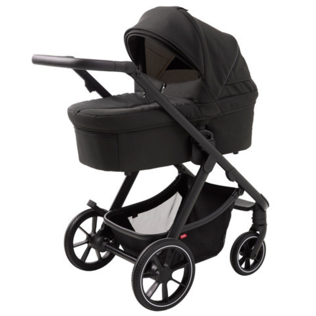 Evoke kombivognur, Black